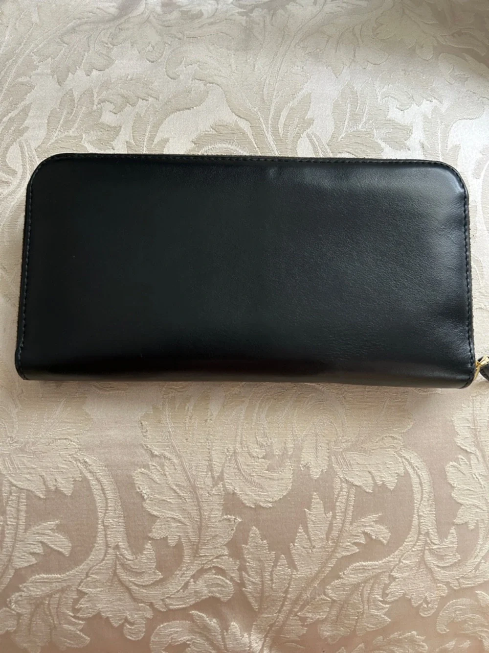 7013. Authentic Prada Black Leather Zip Wallet w/Turquoise Logo Detail & COA.